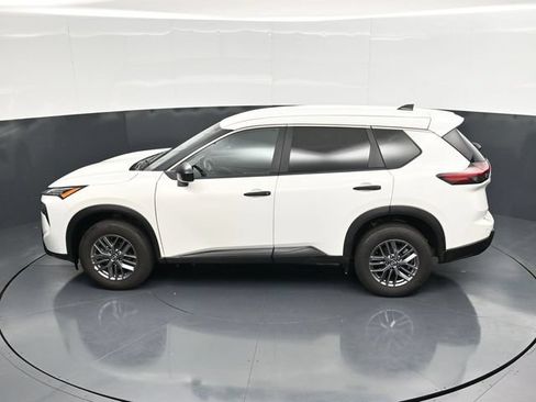 Used 2024 Nissan Rogue S AWD/4WD image 45