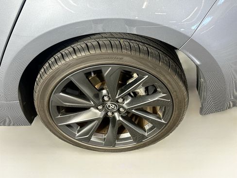 Used 2023 Toyota Corolla SE w/ SE Premium Package FWD image 11