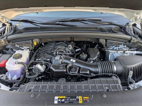 New 2025 Jeep Grand Cherokee Limited w/ Black Appearance Package image 18