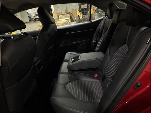 Used 2024 Toyota Camry SE FWD image 4