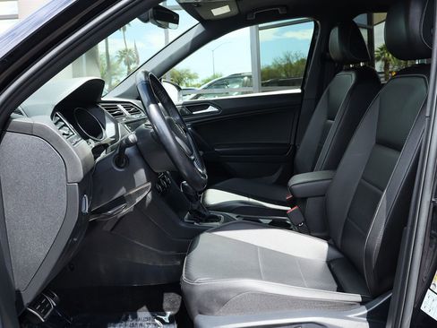 Used 2021 Volkswagen Tiguan SE R-Line image 39