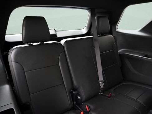 Used 2023 Chevrolet Traverse High Country w/ LPO, Floor Liner Package AWD/4WD image 29
