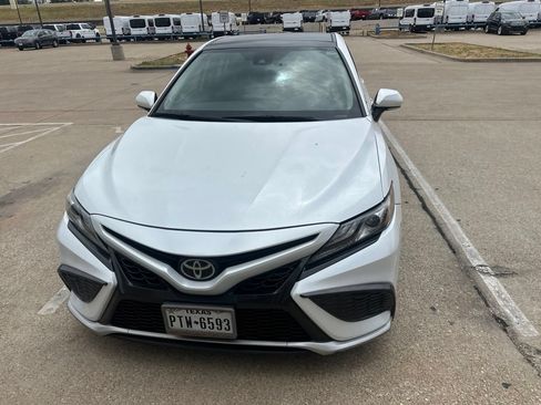 Used 2021 Toyota Camry XSE FWD image 2