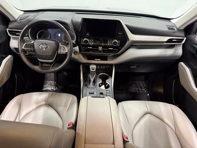 Used 2023 Toyota Highlander XLE FWD image 37