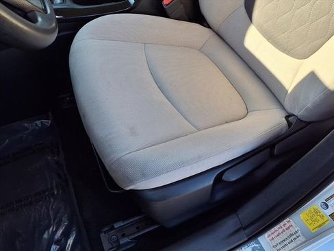 Used 2022 Toyota Corolla LE image 56