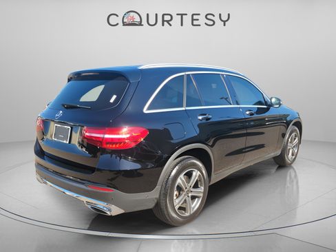 Used 2018 Mercedes-Benz GLC 300 image 3
