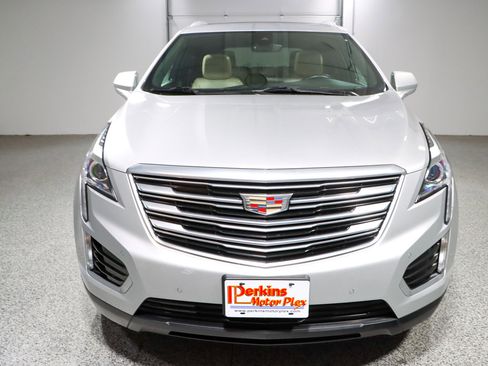 Used 2018 Cadillac XT5 Luxury w/ Driver Awareness Package image 4