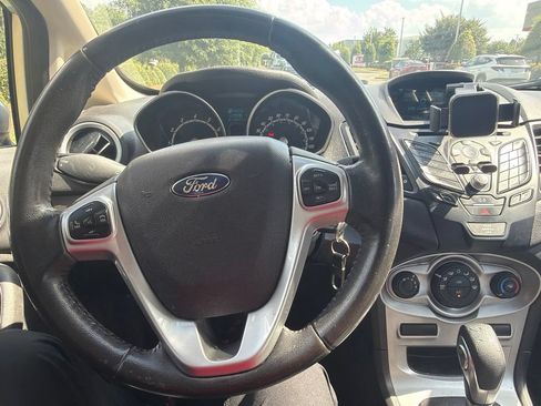 Used 2016 Ford Fiesta SE FWD image 5