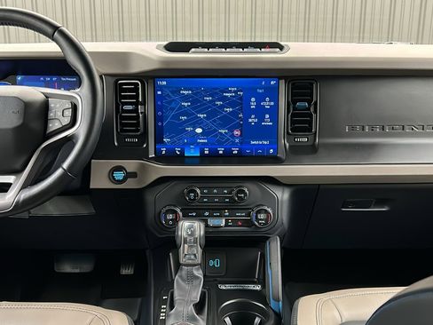 Used 2023 Ford Bronco Wildtrak image 22