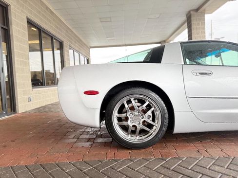 Used 1998 Chevrolet Corvette Coupe image 11