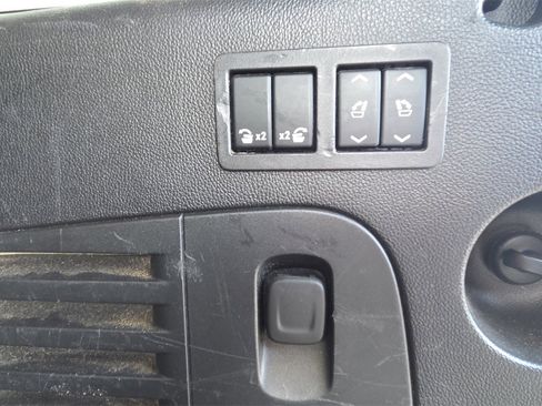 Used 2019 GMC Yukon XL SLT image 40