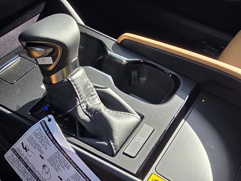 New 2025 Lexus ES 350 w/ Premium Package image 32