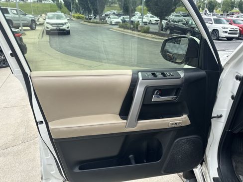 Used 2018 Toyota 4Runner Limited AWD/4WD image 13
