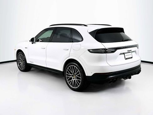 Used 2022 Porsche Cayenne Platinum Edition AWD/4WD image 3