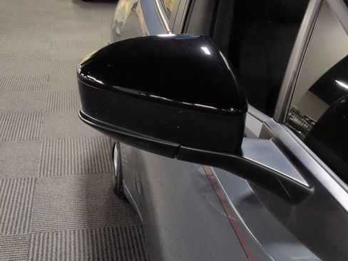 Used 2023 Toyota Prius LE FWD image 10