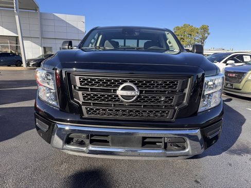 Used 2024 Nissan Titan SV w/ SV Convenience Package image 8