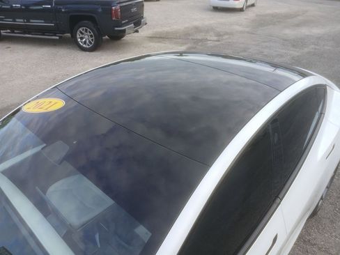 Used 2021 Tesla Model 3 Standard Range Plus image 12