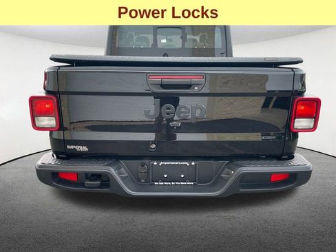 Used 2024 Jeep Gladiator Sport image 10