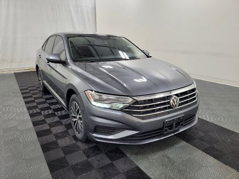Used 2020 Volkswagen Jetta SE w/ SE Cold Weather Package FWD image 13