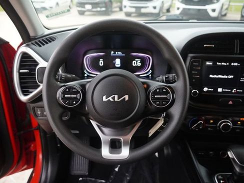 Used 2024 Kia Soul LX w/ Option Group 015 FWD image 27