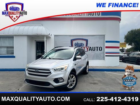 Used 2017 Ford Escape SE w/ Equipment Group 201A FWD image 1