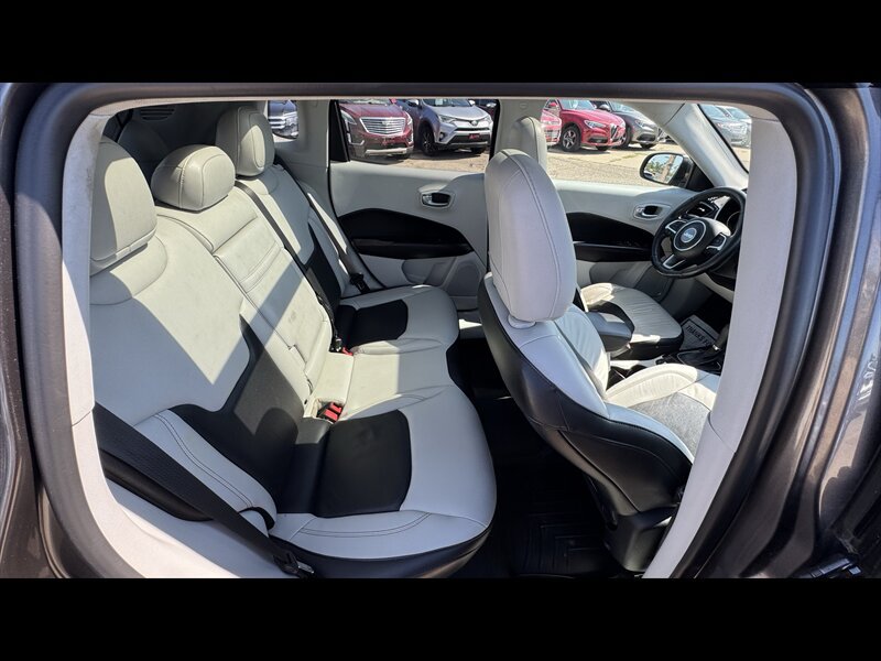 Used 2018 Jeep Compass Limited w/ Navigation Group AWD/4WD image 15