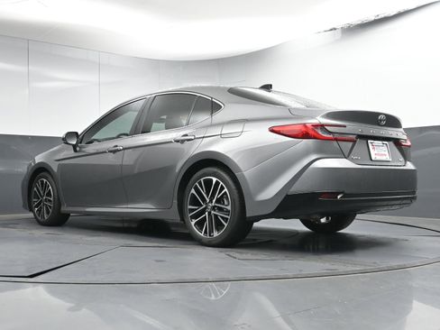 Used 2026 Toyota Camry XLE image 30