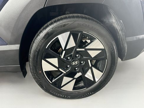 Used 2025 Hyundai Kona SEL FWD image 11