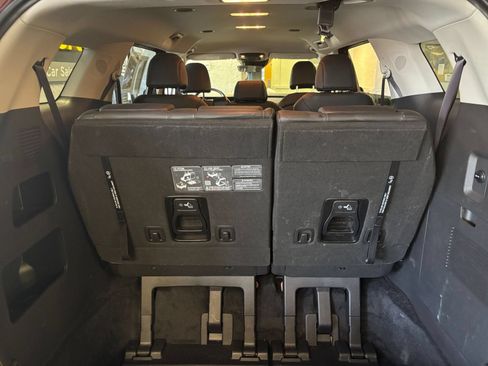 Used 2026 Kia Carnival FWD image 29