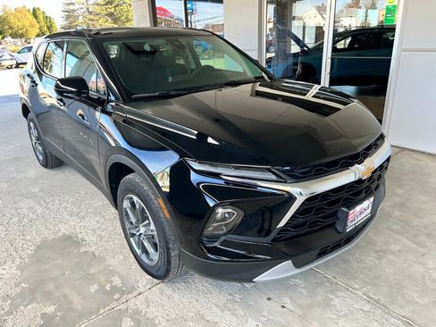 Used 2025 Chevrolet Blazer LT image 4