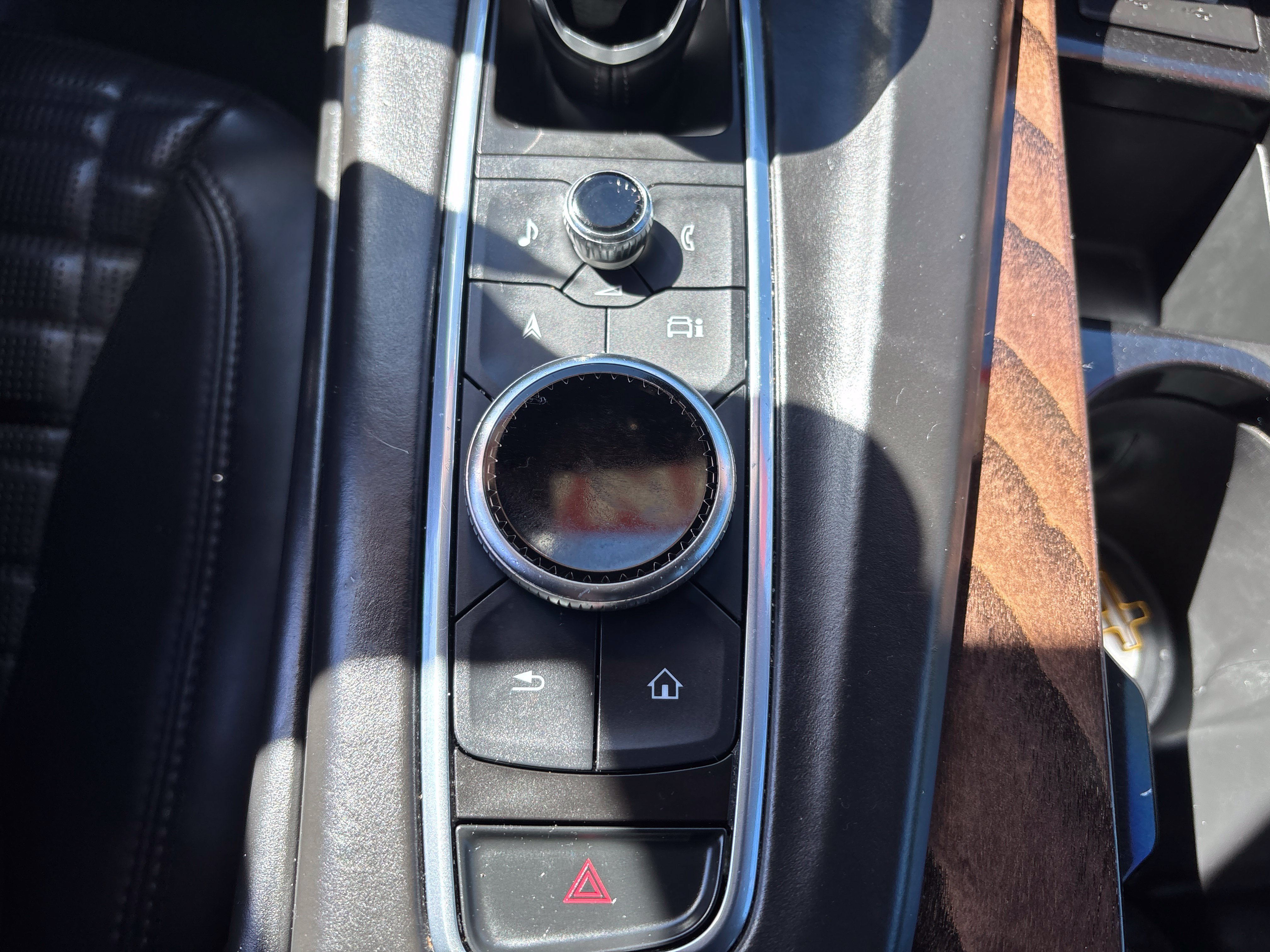 Used 2021 Cadillac Escalade Sport Platinum RWD image 36
