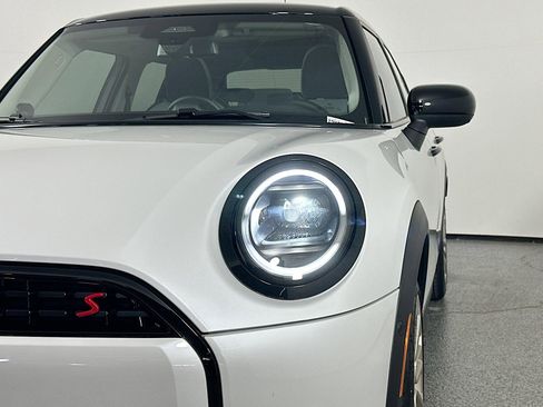 Certified 2025 MINI Cooper S image 9