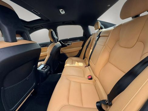 Used 2017 Volvo S90 T5 Momentum w/ Convenience Package FWD image 11