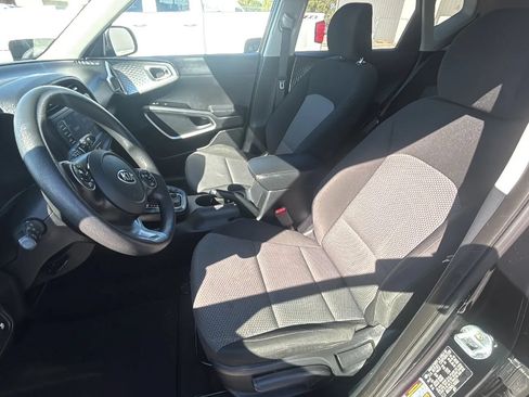 Used 2020 Kia Soul LX FWD image 5
