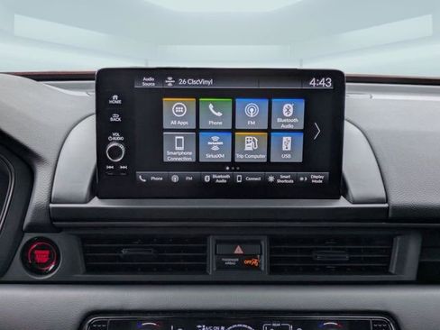 Used 2025 Honda Pilot TrailSport image 37