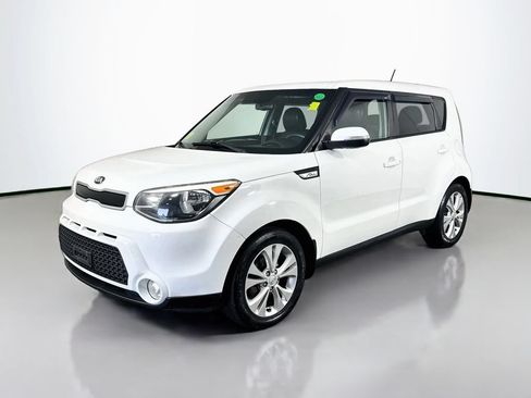 Used 2016 Kia Soul ! FWD image 2