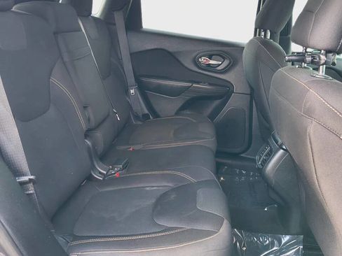Used 2015 Jeep Cherokee Latitude image 15