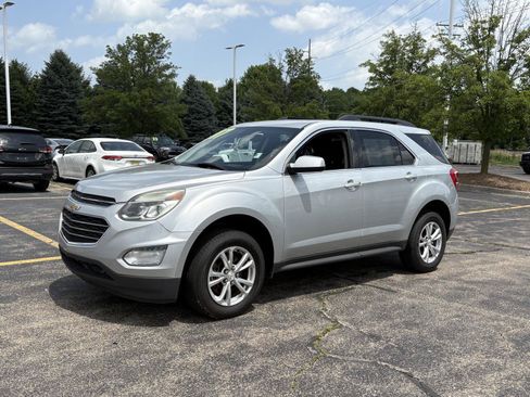 Used 2017 Chevrolet Equinox LT w/ Convenience Package FWD image 3