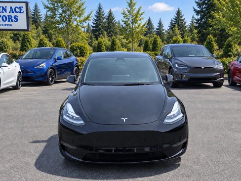 Used 2022 Tesla Model Y Long Range AWD/4WD image 2