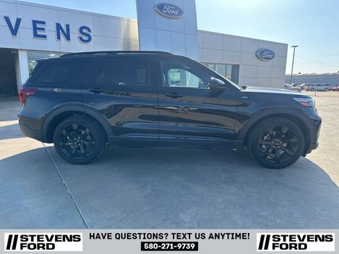 Used 2023 Ford Explorer ST-Line w/ Class IV Trailer Tow Package image 2