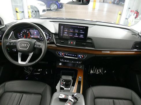 Used 2023 Audi Q5 2.0T Premium w/ Convenience Package AWD/4WD image 24