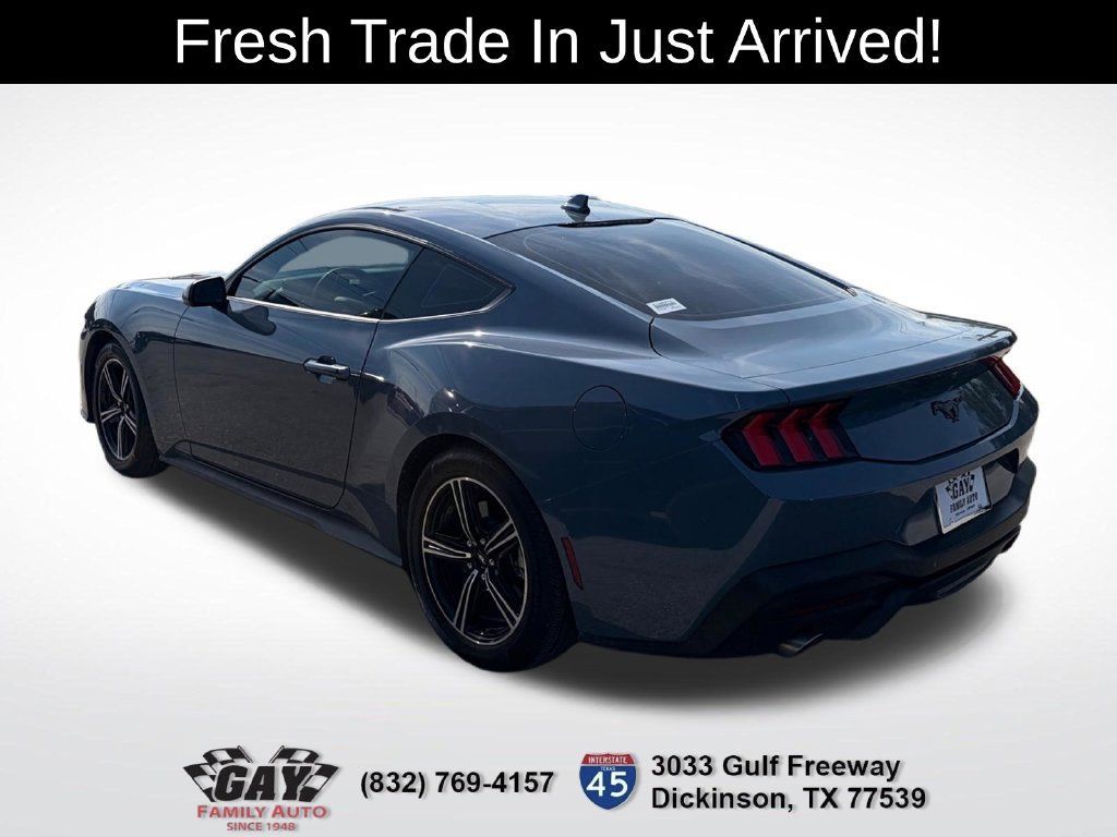 Used 2025 Ford Mustang Coupe RWD image 7