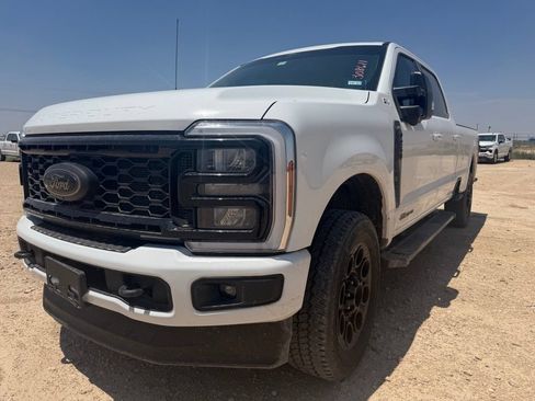 Used 2025 Ford F250 XLT w/ Black Appearance Package AWD/4WD image 4
