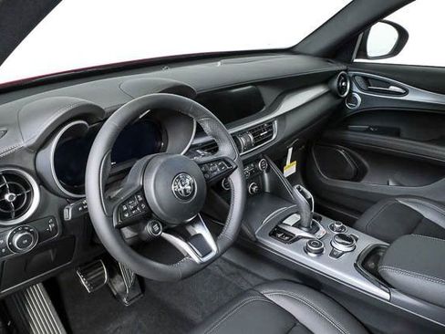 New 2026 Alfa Romeo Stelvio Sprint image 5