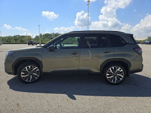 Used 2026 Subaru Forester Touring w/ Touring Package AWD/4WD image 14