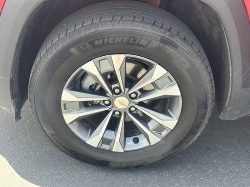 Used 2026 Chevrolet Equinox LT AWD/4WD image 13