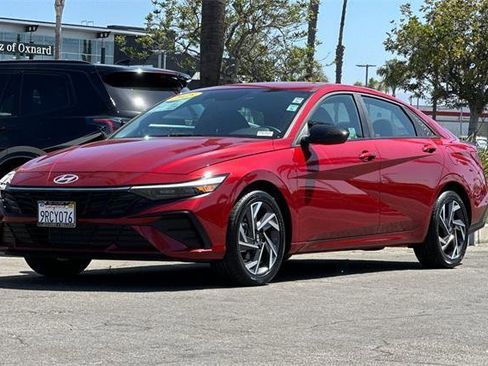 Certified 2025 Hyundai Elantra Sport image 8