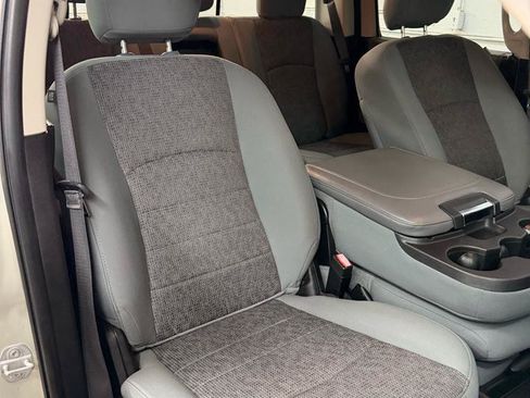 Used 2019 RAM 1500 Big Horn RWD image 32