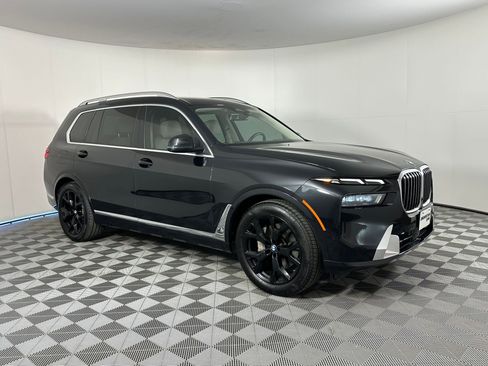 Used 2023 BMW X7 xDrive40i w/ Executive Package image 6