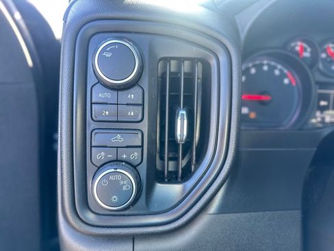 Used 2019 Chevrolet Silverado 1500 Custom Trail Boss w/ Custom Convenience Package image 15